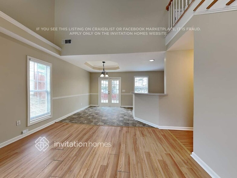 Building Photo - 325 Providence Rd