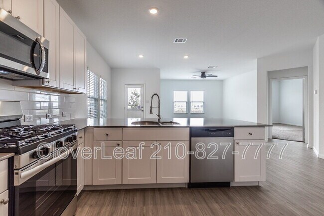 Building Photo - 7050 Shears Pl