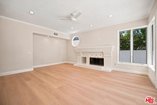 Building Photo - 4324 Park Verdi