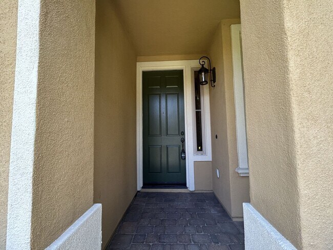 Building Photo - 133 Chantilly