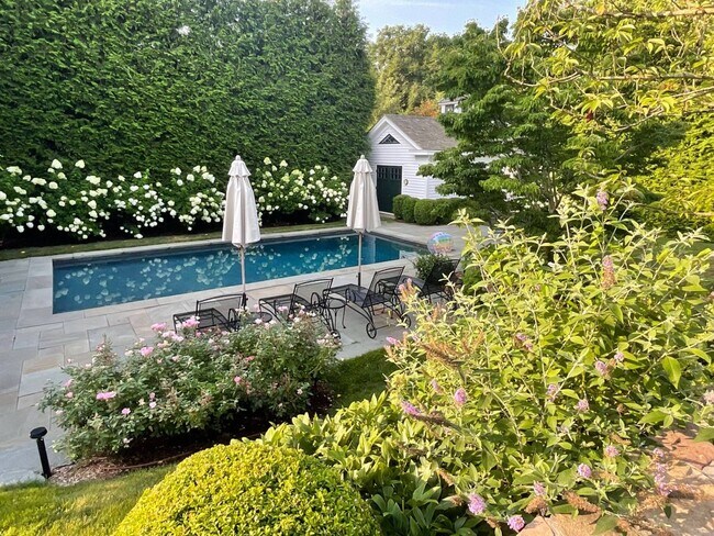 Building Photo - 23 Howard St