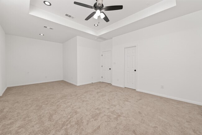 Building Photo - 10949 Cannes Memorial Dr