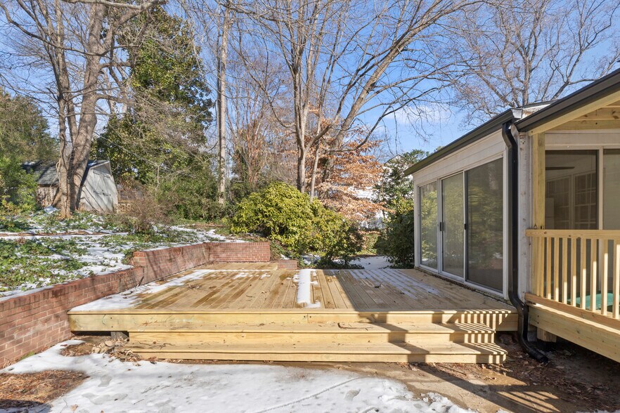 Building Photo - 221 W Avondale Dr