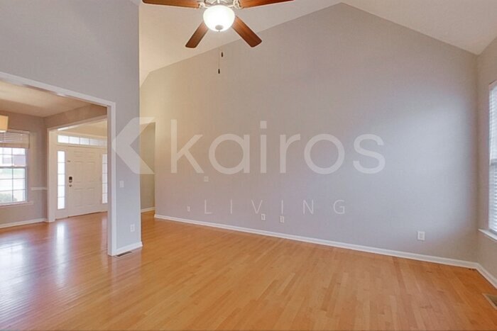 Building Photo - 605 Sophia Ct