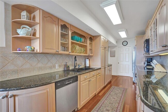 Building Photo - 2000 N Ocean Blvd