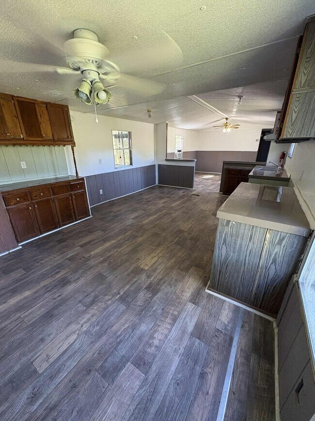 Building Photo - Quiet, Comfortable Living