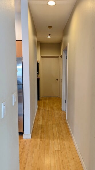 Building Photo - 701 Galer St
