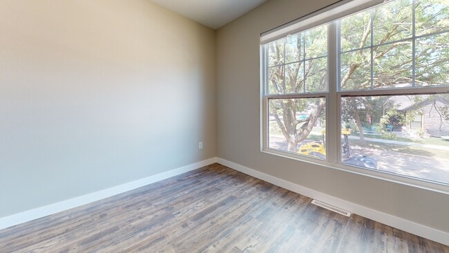 Building Photo - 207 Short St