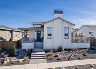 Building Photo - Gorgeous Single Level Home with Mountain V...