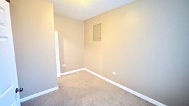 Building Photo - 8017 S Phillips Ave