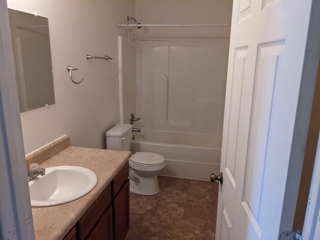 Building Photo - 1102 S Richmond Ave