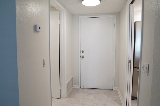 Building Photo - 353 E Via Escuela