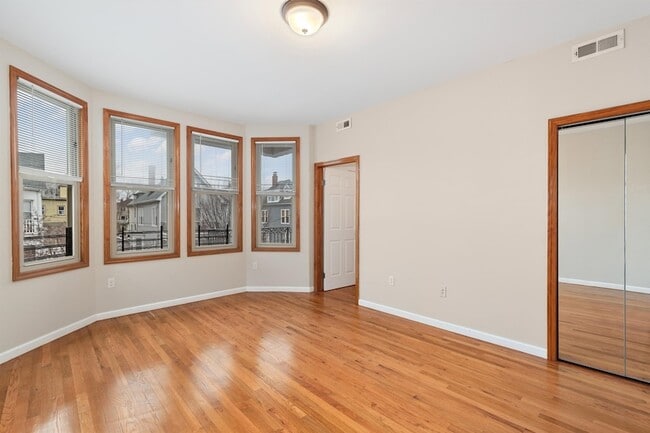 Building Photo - 14 Duer Pl