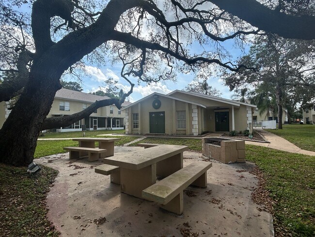 Building Photo - 5206 Sunridge Palms Dr