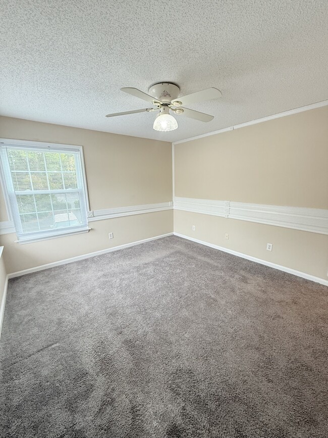 Building Photo - 8558 Hopkins Cir