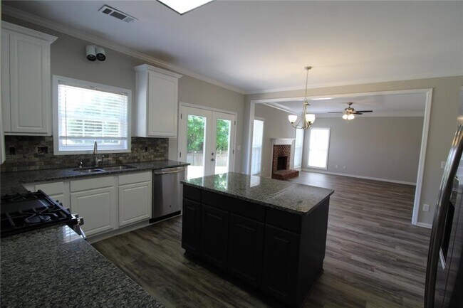 Building Photo - 1525 Woodpoint Way