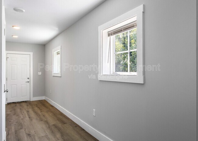 Building Photo - 1618 Maury St