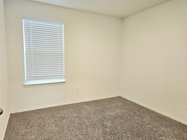 Building Photo - 4901 Pismo Ray Dr