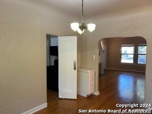 Building Photo - 224 E Rosewood Ave