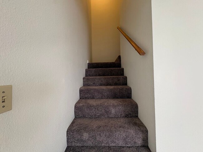 Building Photo - 276 Camellia Way