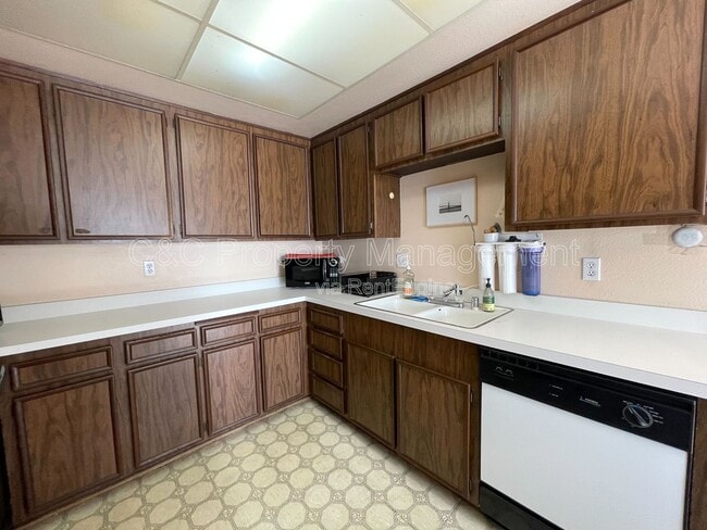 Building Photo - 294 Chambers St