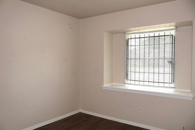 Building Photo - 6415 Heath St