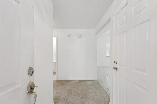 Building Photo - 86 Genesee Ridge Dr