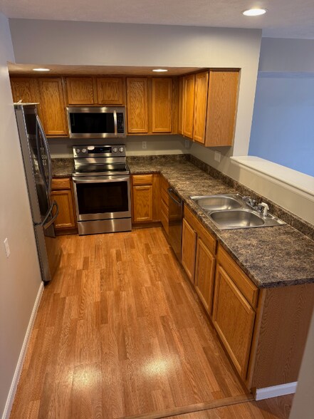 Building Photo - 2736 Koven Dr