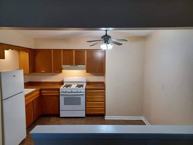 Interior Photo - Harrison Ave