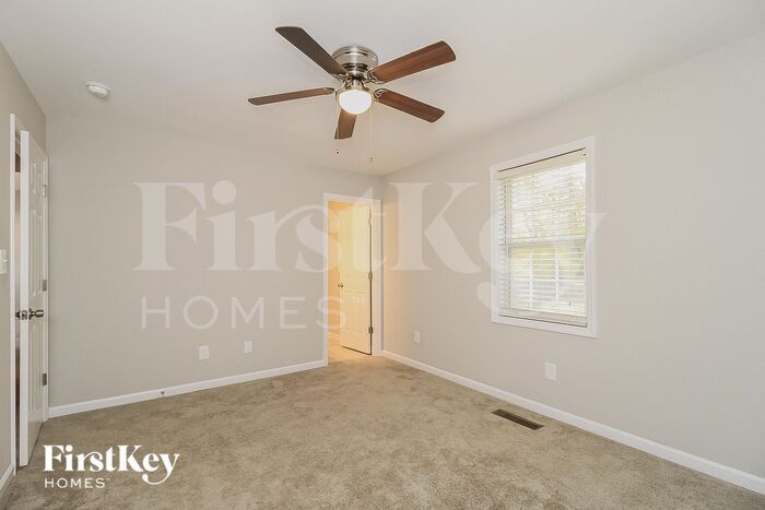 Building Photo - 950 Buckhorn Ct