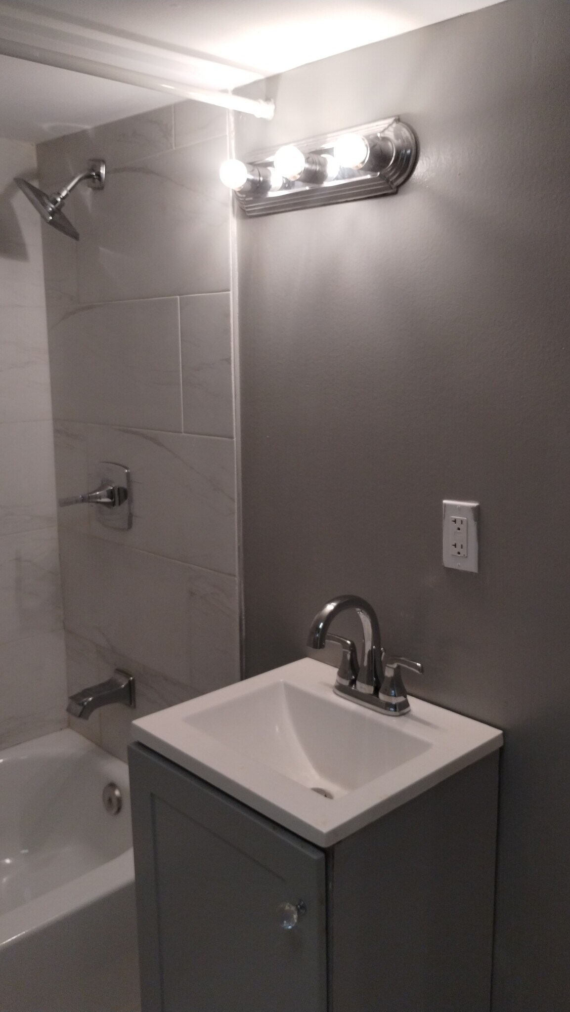 Building Photo - 3107 Evergreen Ave