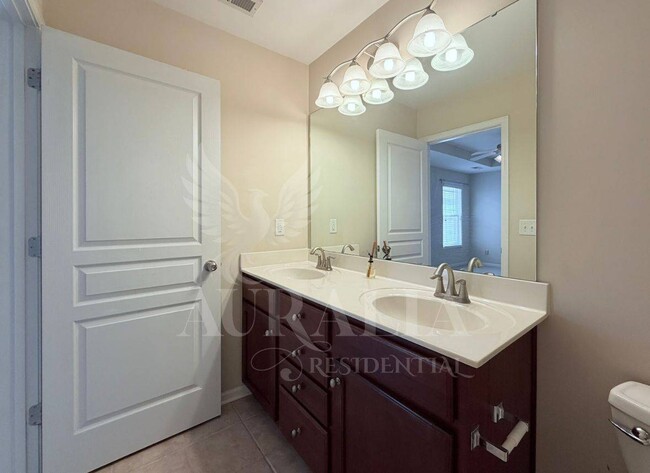 Building Photo - 705 Keystone Park Dr