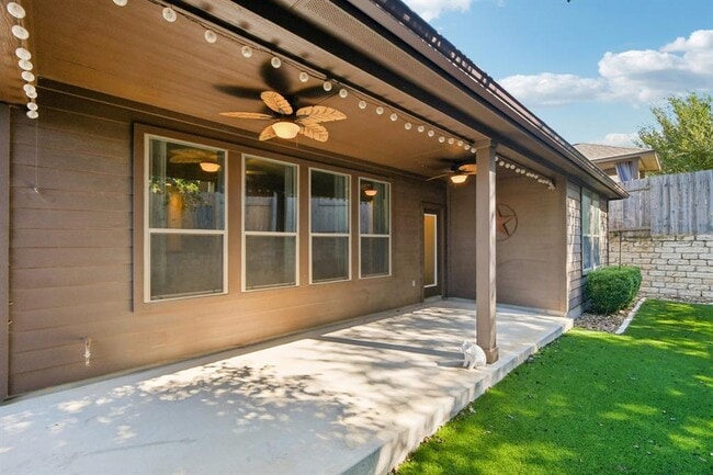 Building Photo - 2244 Hilltop Climb Dr