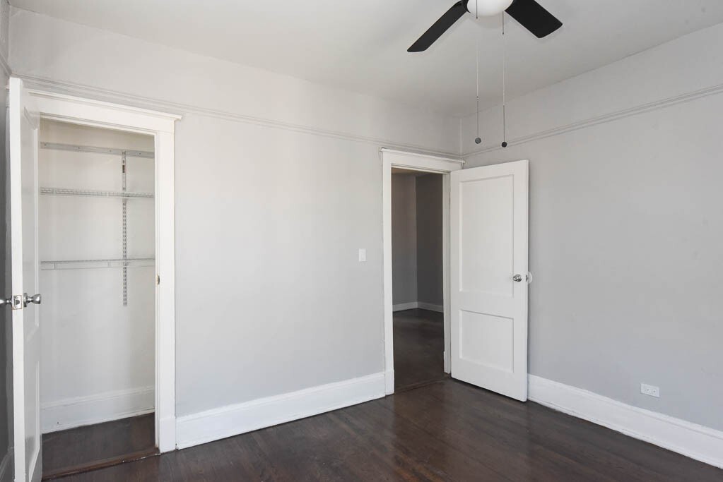 Building Photo - 1251 W Rosemont Ave