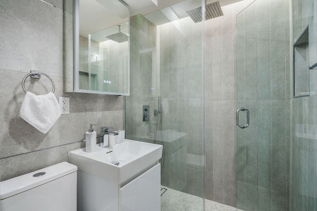 Building Photo - 335 E 22nd St