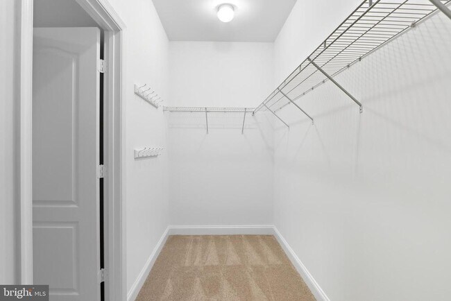 Building Photo - 10228 Nuthatch Dr