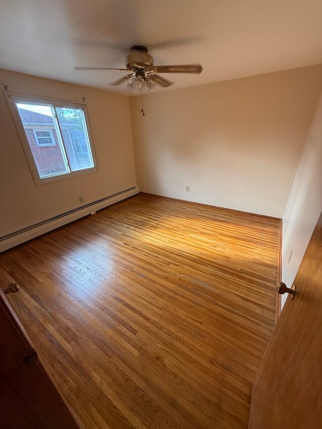 Building Photo - 1020 Beach Rd