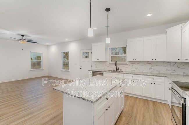 Building Photo - 8508 Sunflower Rd