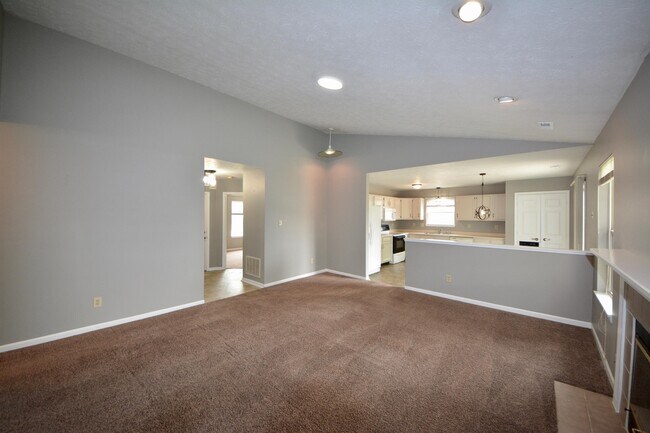 Building Photo - 9610 Claymore Dr