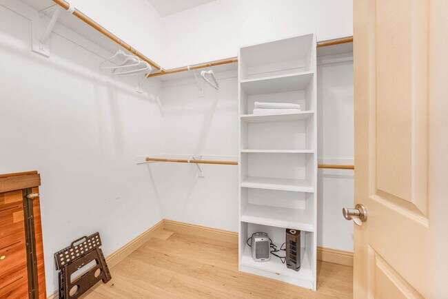 Building Photo - 1331 Costa Brava