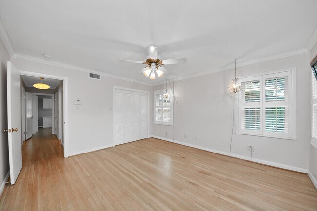 Building Photo - 6403 Waltway Dr