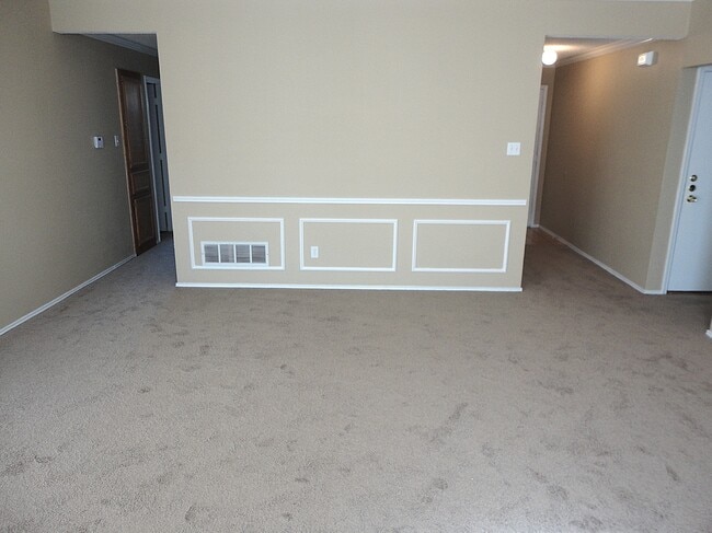 Building Photo - 6421 Jennie Ln