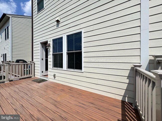 Building Photo - 20649 Duxbury Terrace