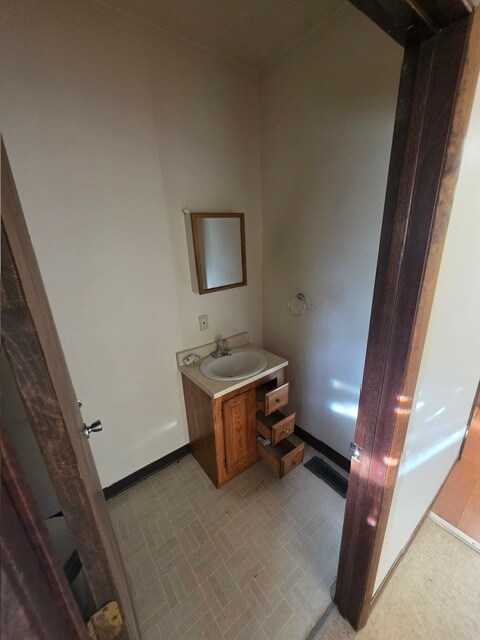 Building Photo - 10561 N Loomis Rd
