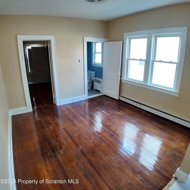 Building Photo - 128 Main St