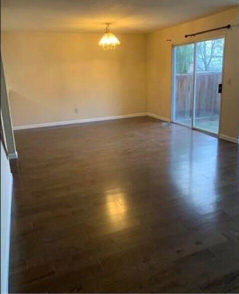 Building Photo - 1638 Birdhaven Way