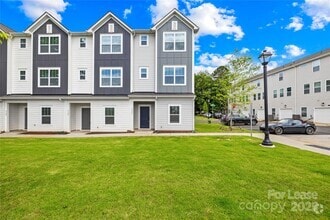 Building Photo - 4126 Salient St
