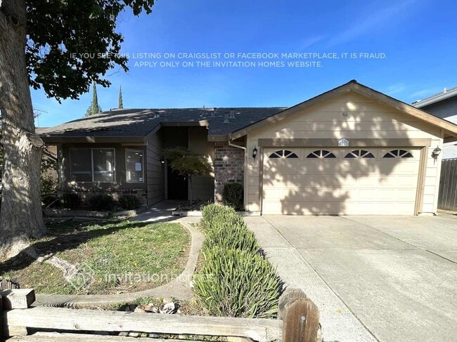 Building Photo - 3757 N Country Dr