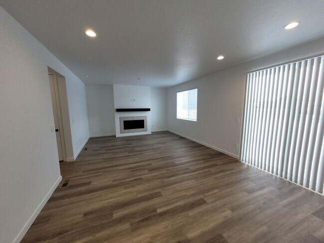 Building Photo - Stunning Newer Home In Caldwell!