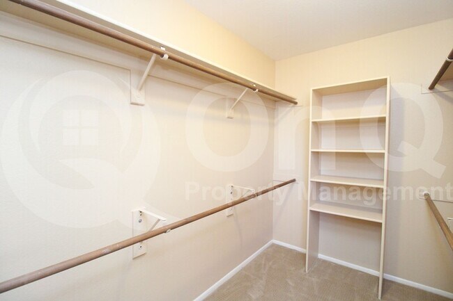 Building Photo - 509 E Kristal Way